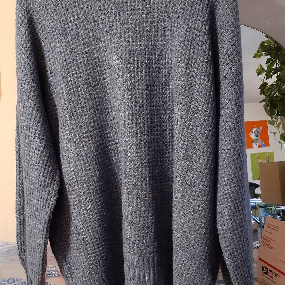 Sweater - Picture 2 of 9